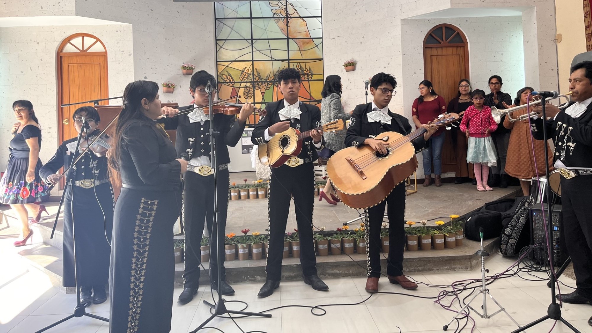 Mariachi-band syng lovsangar