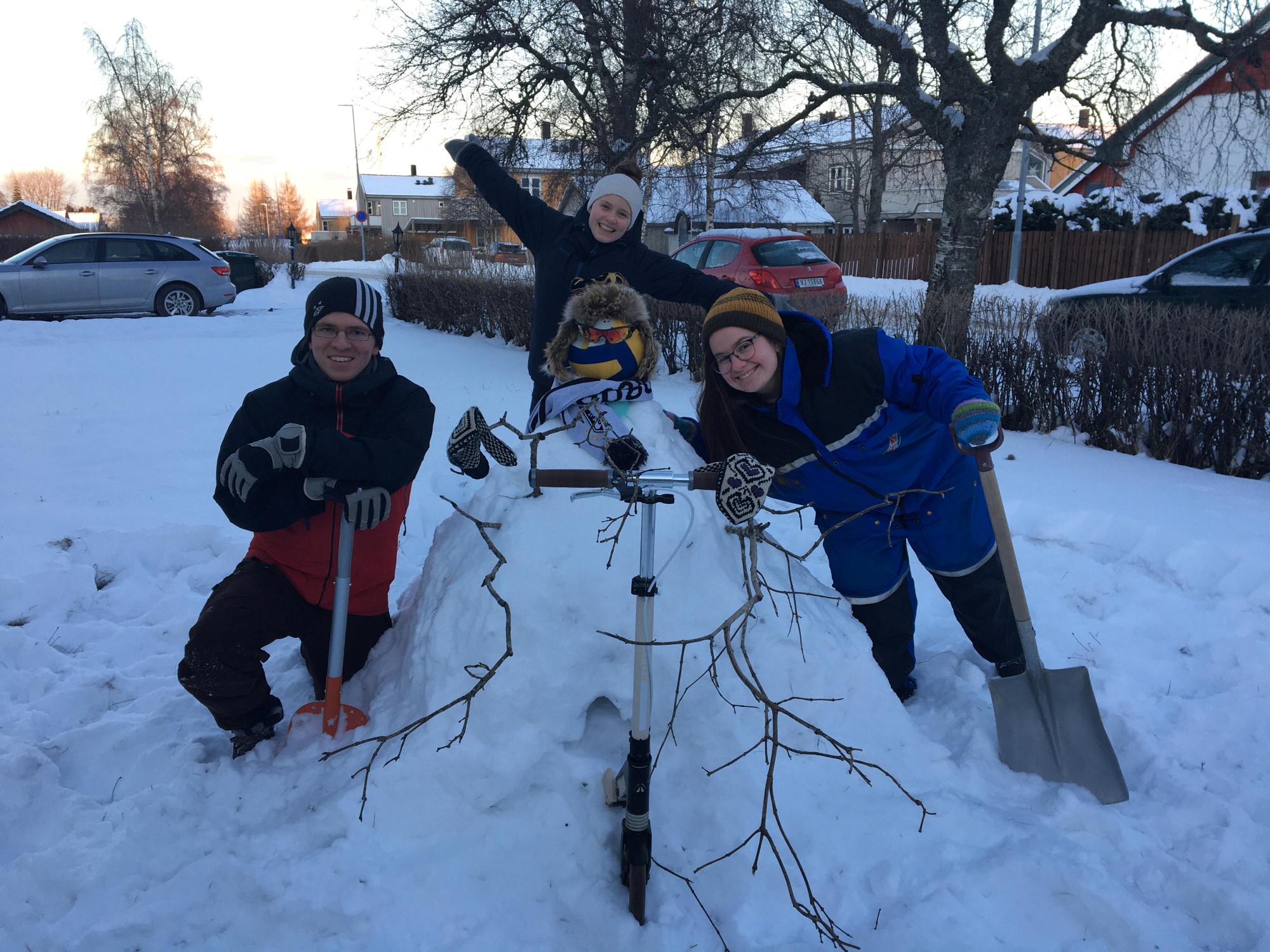 BUR lager snømann