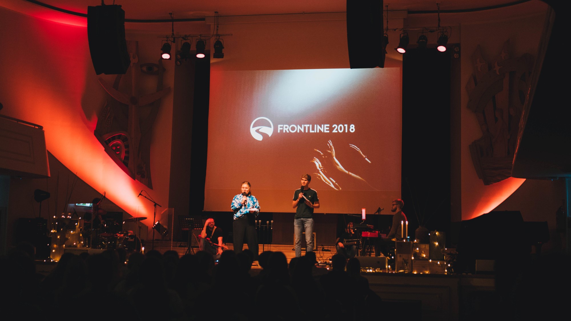 Bilde fra scenen i Misjonssalen Frontline 2018