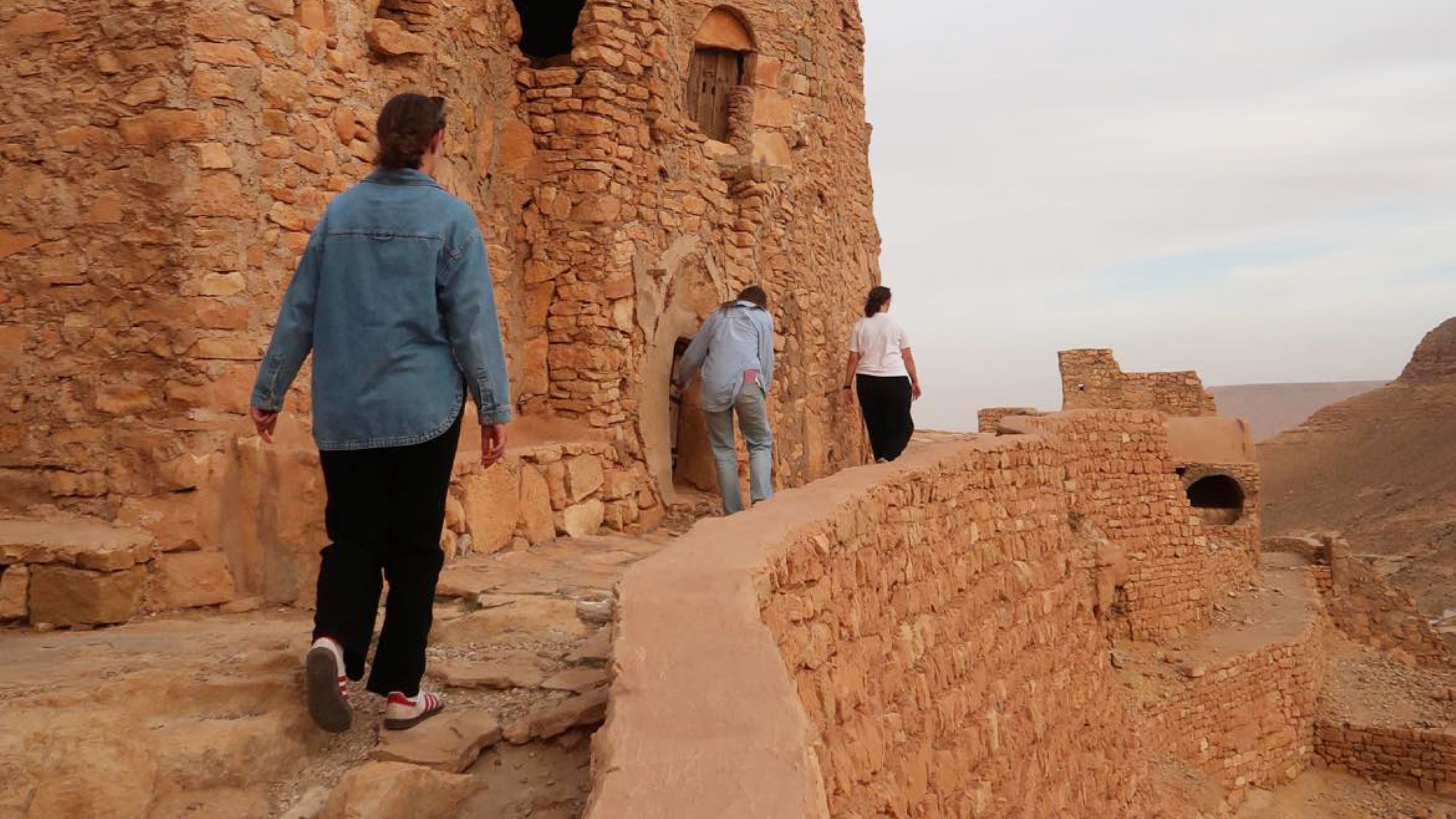 Gamle steinruiner i ørken