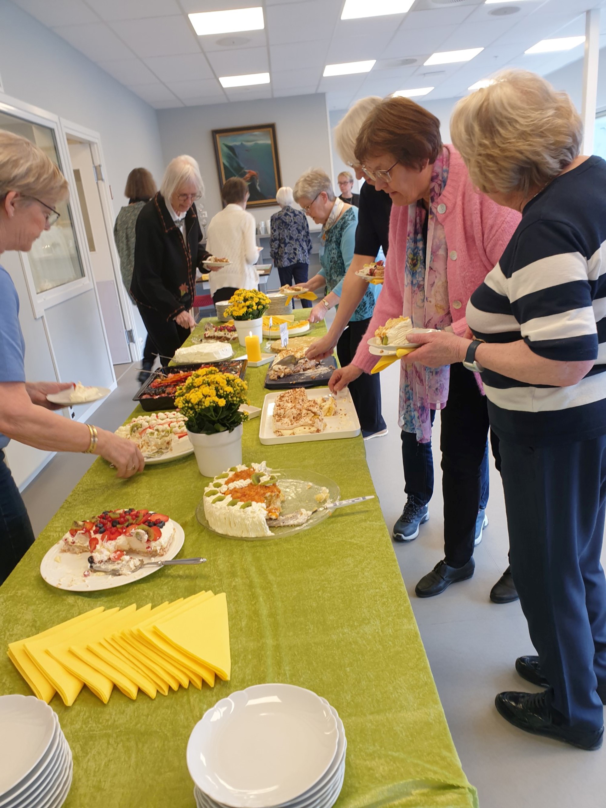 Det ble servert både bacalao og kaker denne dagen.