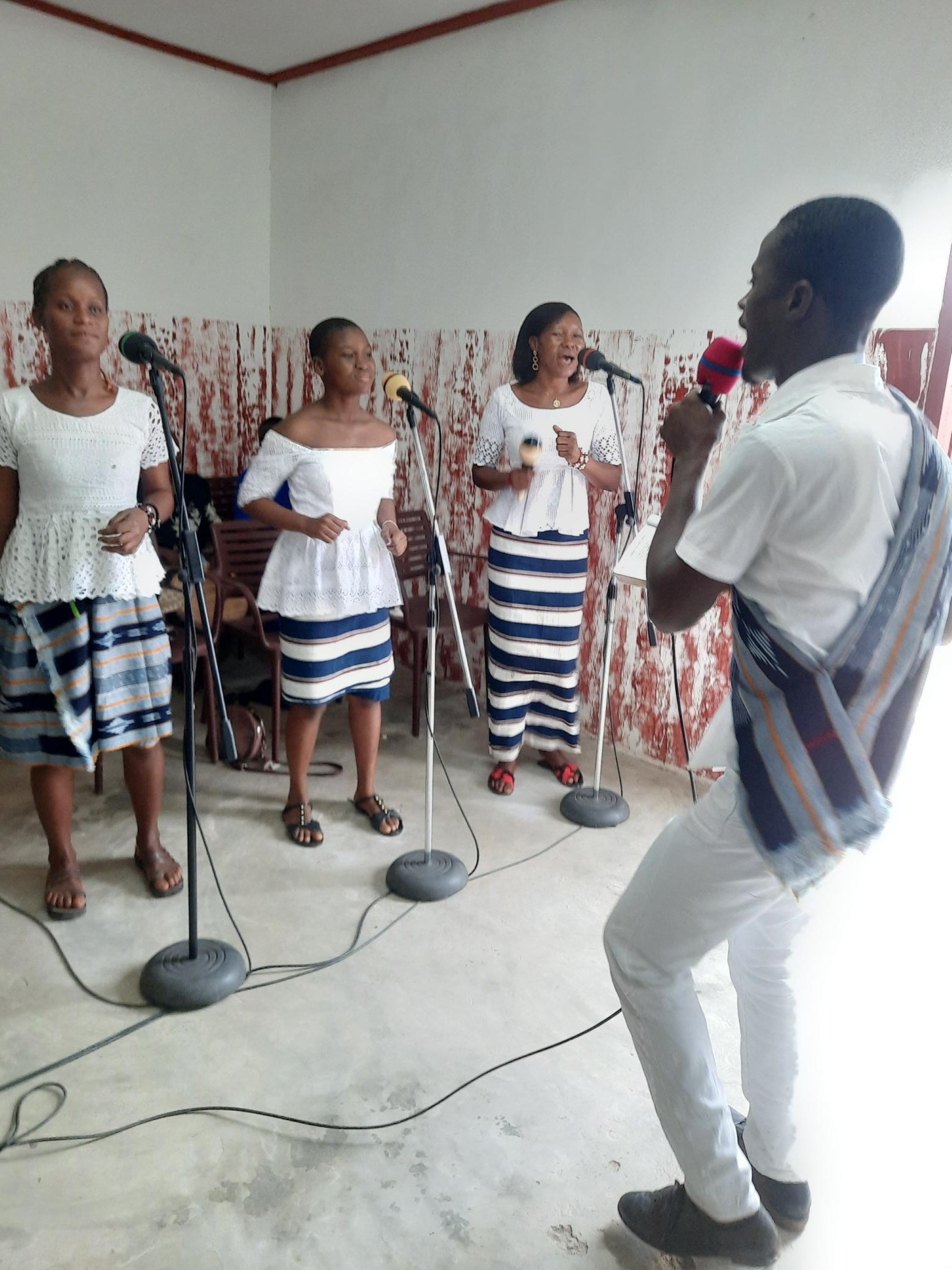 Adama i kirken i Abidjan