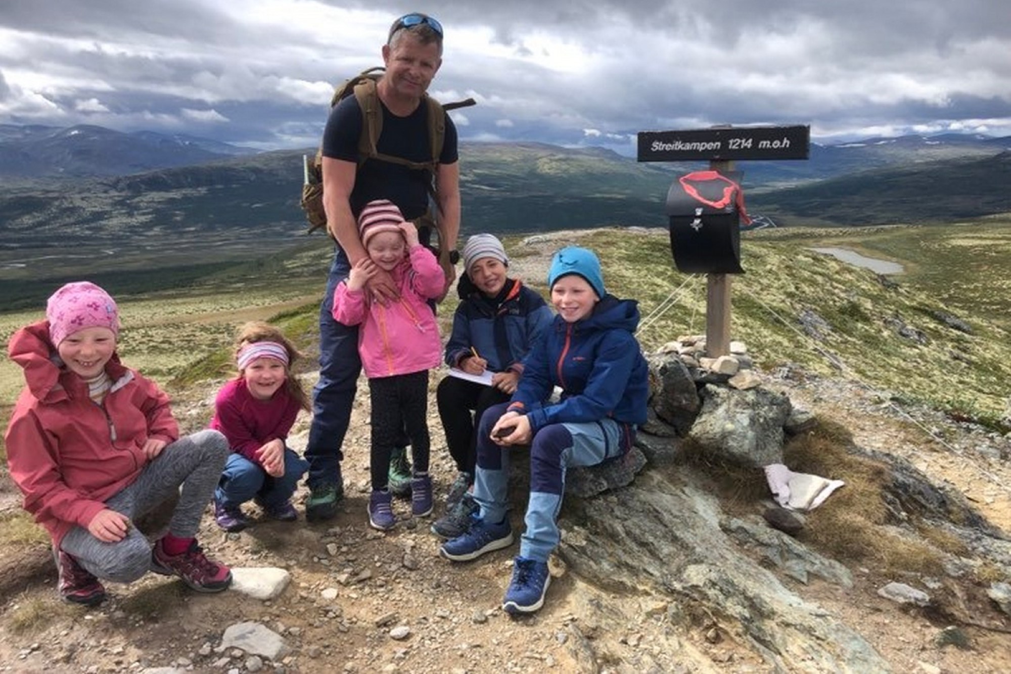 Familie på fjelltur