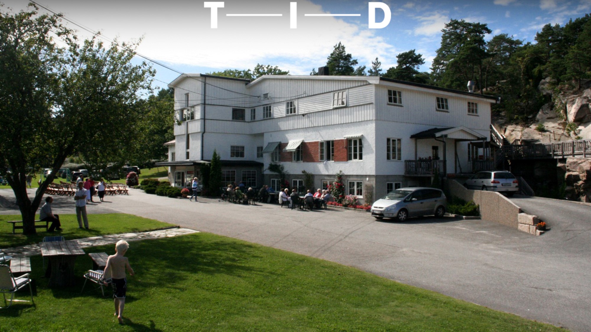 Solbukta Ungdomssenter med TID-logo