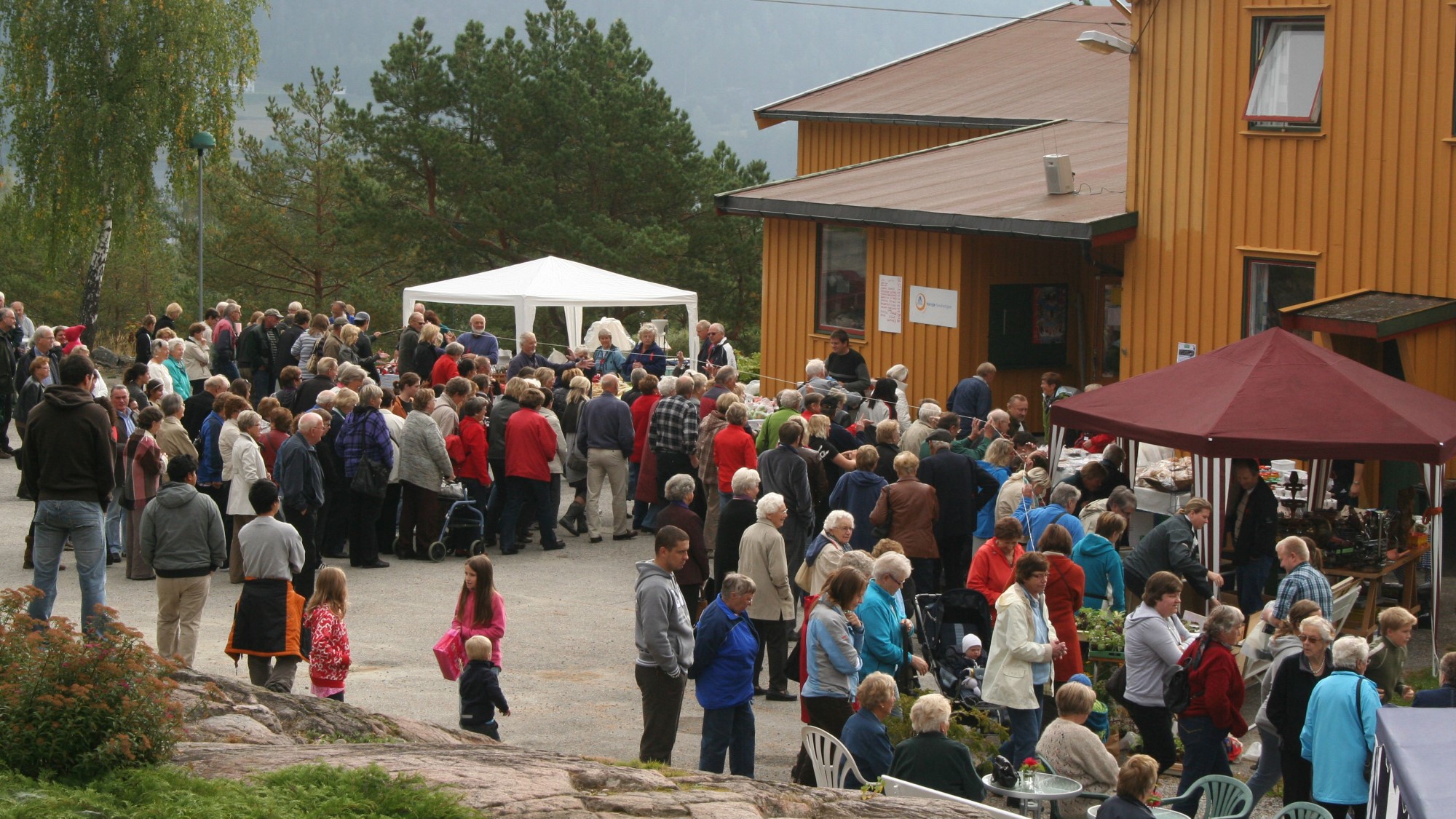 Loppemarked og auksjon og Nordsjødagen